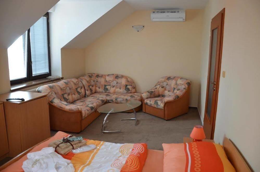 Maxplaza 4* Trnava